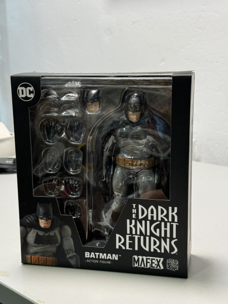  MAFEX No.106 Batman [The Dark Knight Returns]