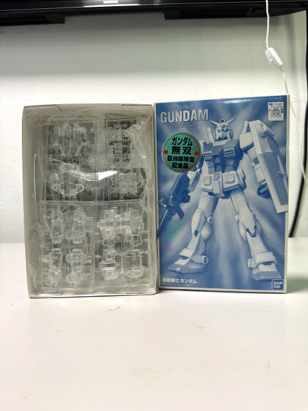 Bandai Gundam RX-78-2 高達 無雙 透明 亞洲限定版 紀念品_1