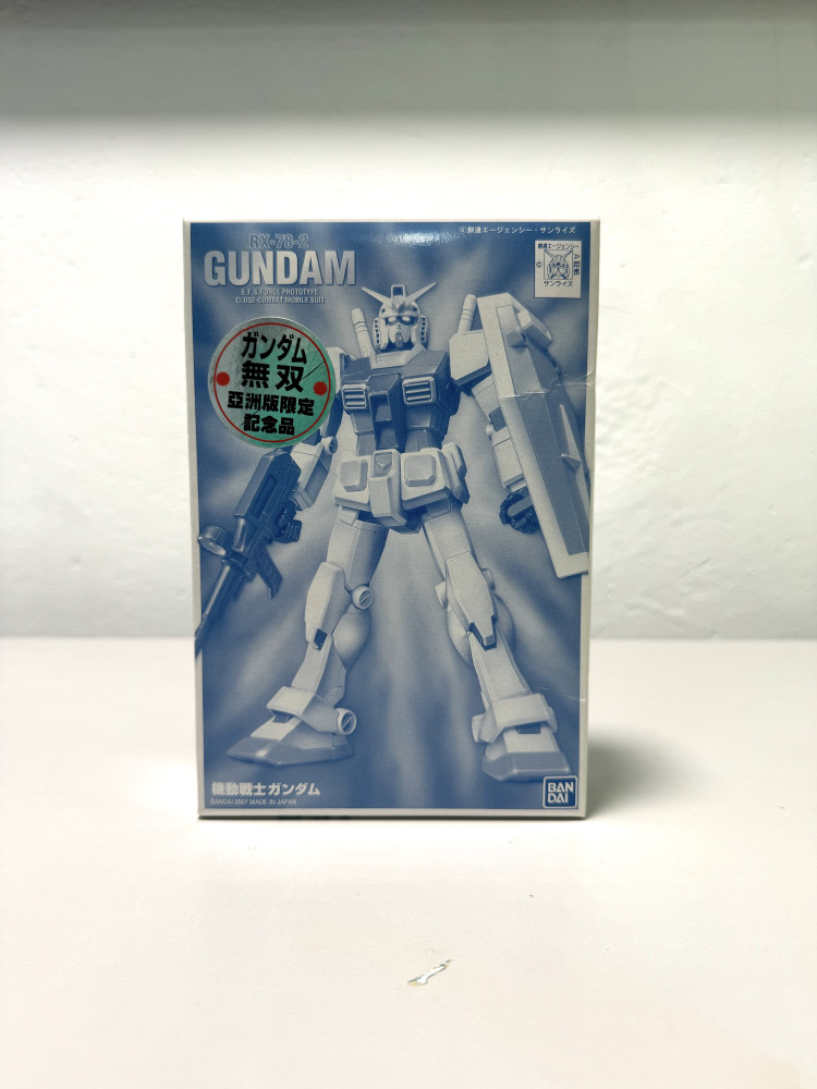 Bandai Gundam RX-78-2 高達 無雙 透明 亞洲限定版 紀念品_0