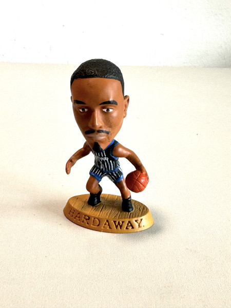 1997 Corinthian Anfernee “Penny” Hardaway Mini Statue Collector Number NBA027_0