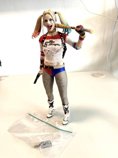 Hot Toys 1/6 Harley Quinn ACTION FIGURE