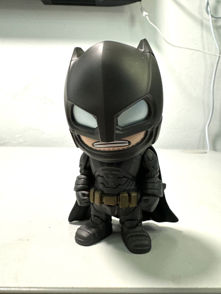 Hot Toys Cosbaby DC Batman (BVS armor version)_0
