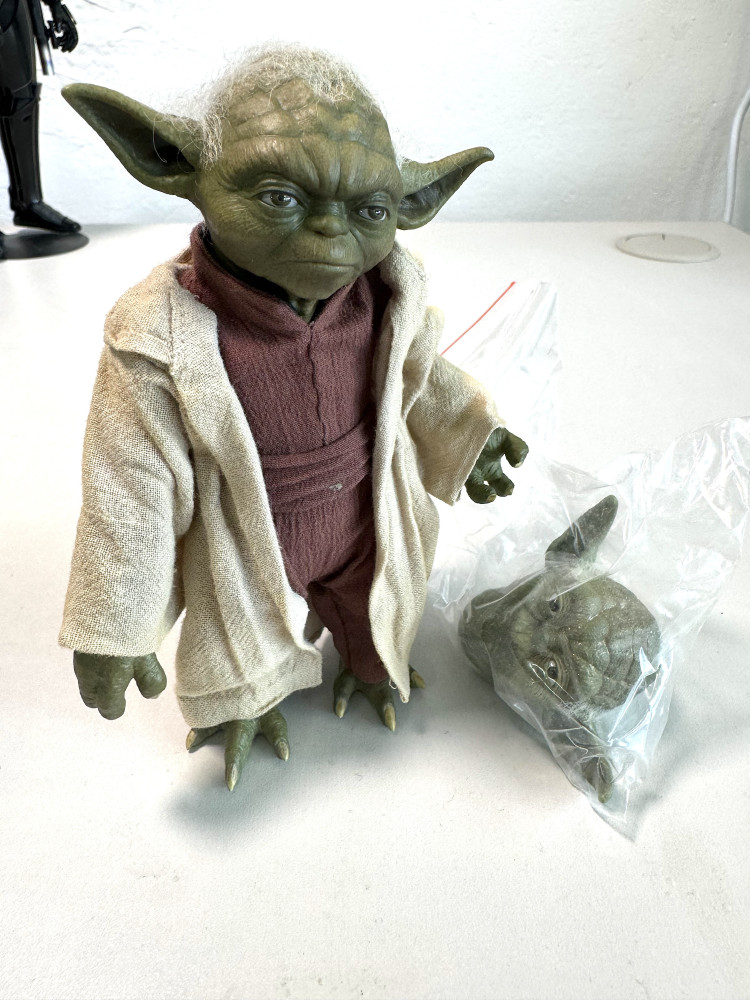 Hot Toys 1/6 MMS369 Star Wars Episode V Empire Strikes Back Yoda _1