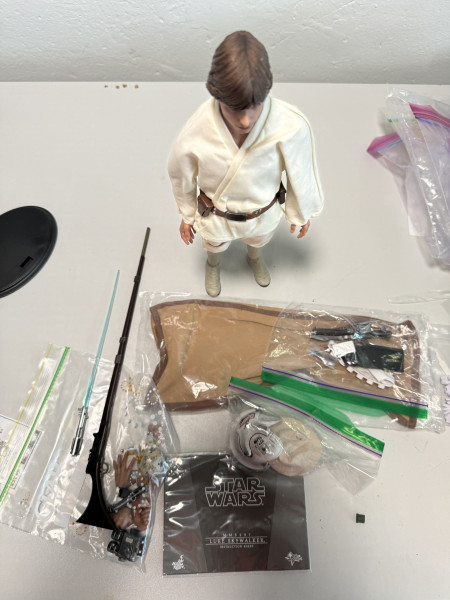 Hot Toys 1/6 MMS297 Star Wars Luke Skywalker_0