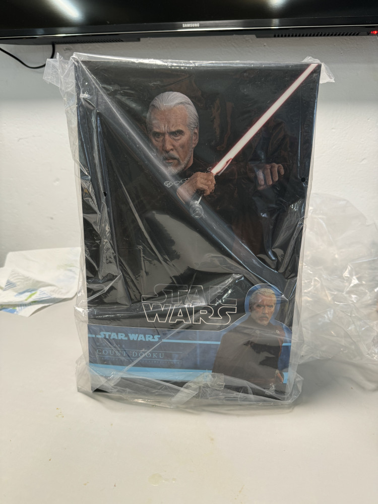 Hottoys Starwar 1/6 MMS496 Star Wars Attack of the Clones Count Dooku_0