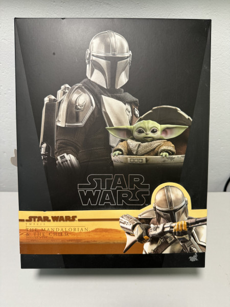 Hot Toys 1/6 TMS015 Star War - The Mandalorian & The Child_0